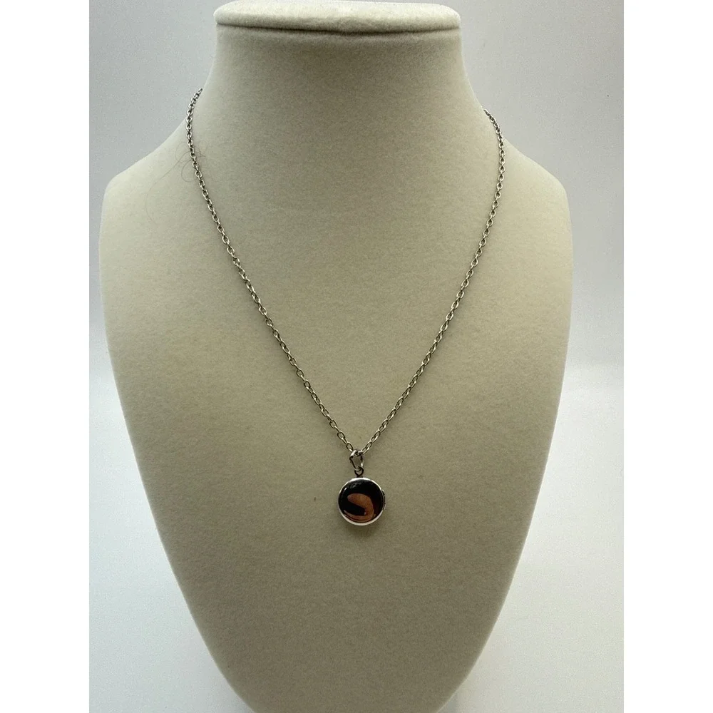 Vintage Silver Tone Round Locket Necklace Petite Circle Photo Pendant 15 Inch
